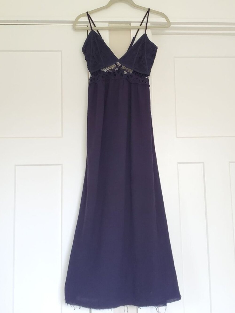 MOON RIVER Maxi Open Back Linen Dress with Lace. Size S